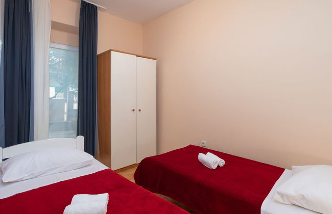 5 bedroom House in Sukošan with garden and terrace - Photo 35