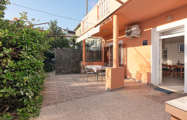 5 bedroom House in Sukošan with garden and terrace - Photo 5