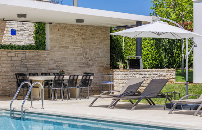 Casa de 5 quartos em Sveti Petar u Šumi com piscina privada e jardim - Foto 13