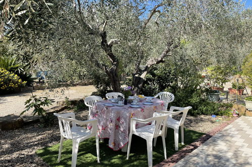 Photo 2 - Appartement de 2 chambres à Imperia avec jardin et vues à la mer