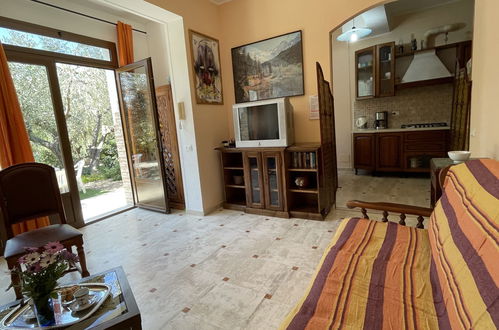 Photo 9 - 2 bedroom Apartment in Imperia with garden