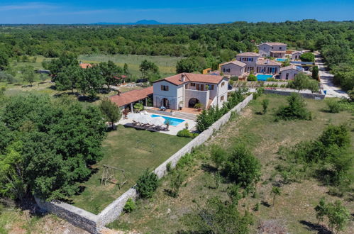 Foto 40 - Haus mit 4 Schlafzimmern in Svetvinčenat mit privater pool und garten