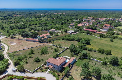 Photo 20 - Maison de 4 chambres à Svetvinčenat avec piscine privée et vues à la mer