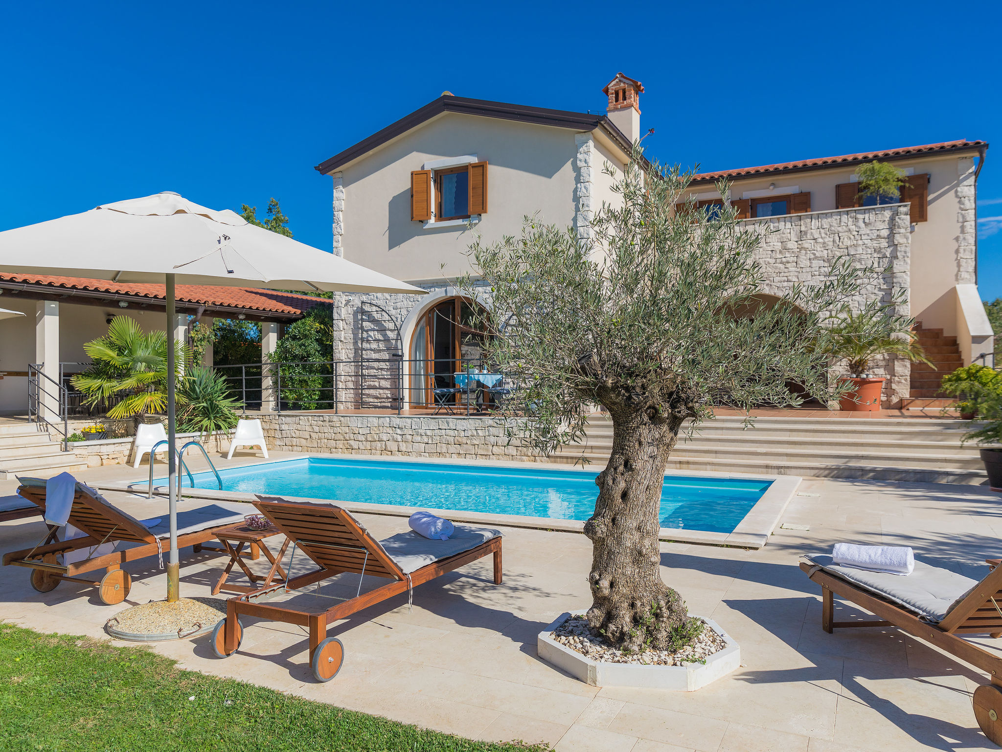 Photo 34 - Maison de 4 chambres à Svetvinčenat avec piscine privée et jardin