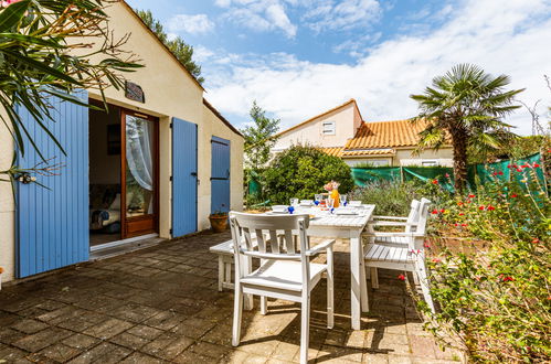 Photo 14 - Maison de 2 chambres à Les Mathes avec piscine et terrasse