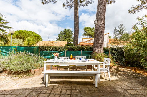 Photo 18 - Maison de 2 chambres à Les Mathes avec piscine et terrasse