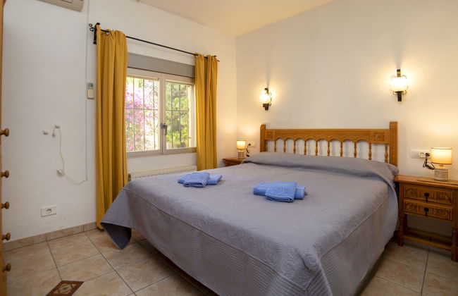 Casa de 2 quartos em Calp com piscina privada e jardim - Foto 5