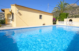 Foto 1 - Casa de 2 quartos em Calp com piscina privada e jardim