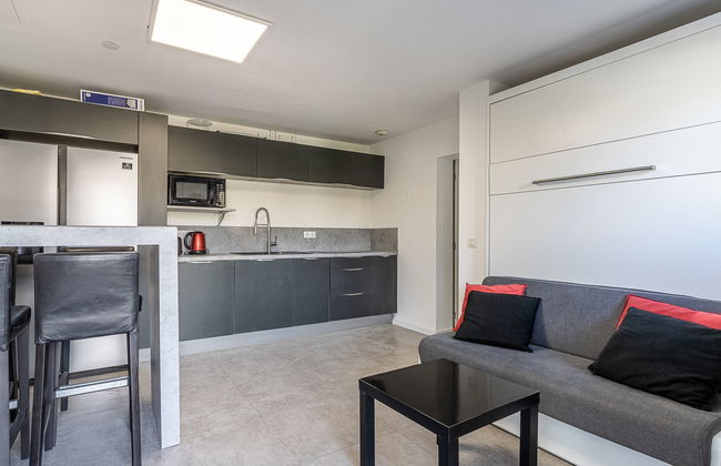 Apartamento de 3 quartos em Le Lavandou com piscina e jardim - Foto 8