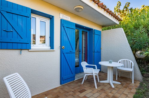 Photo 18 - Appartement de 2 chambres à Le Lavandou avec piscine et jardin