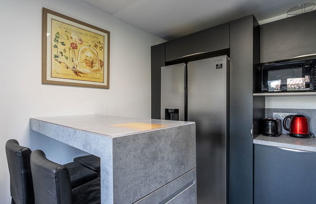 Apartamento de 3 quartos em Le Lavandou com piscina e jardim - Foto 9