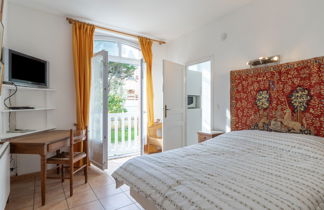 Foto 2 - Appartamento con 2 camere da letto a Cabourg con giardino e vista mare