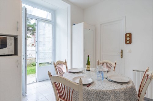 Photo 6 - 2 bedroom Apartment in Cabourg with garden and sea view