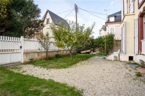 Photo 15 - 2 bedroom Apartment in Cabourg with garden and sea view