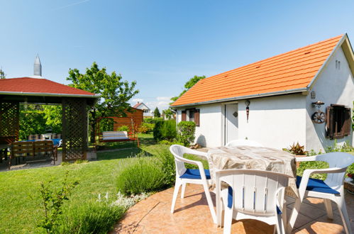 Photo 20 - Maison de 4 chambres à Balatonkeresztúr avec jardin et terrasse