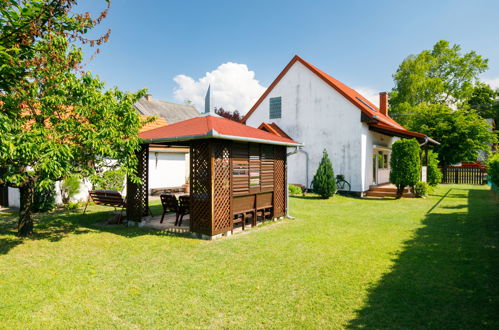 Photo 22 - Maison de 4 chambres à Balatonkeresztúr avec jardin et terrasse