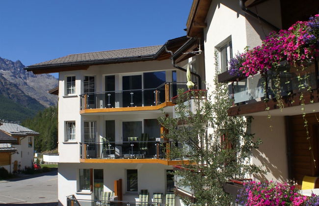 Apartamento de 3 quartos em Saas-Almagell com sauna e banheira de hidromassagem - Foto 1