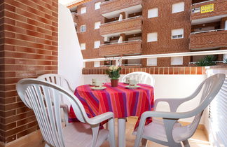 Photo 3 - 2 bedroom Apartment in Oropesa del Mar with swimming pool and garden