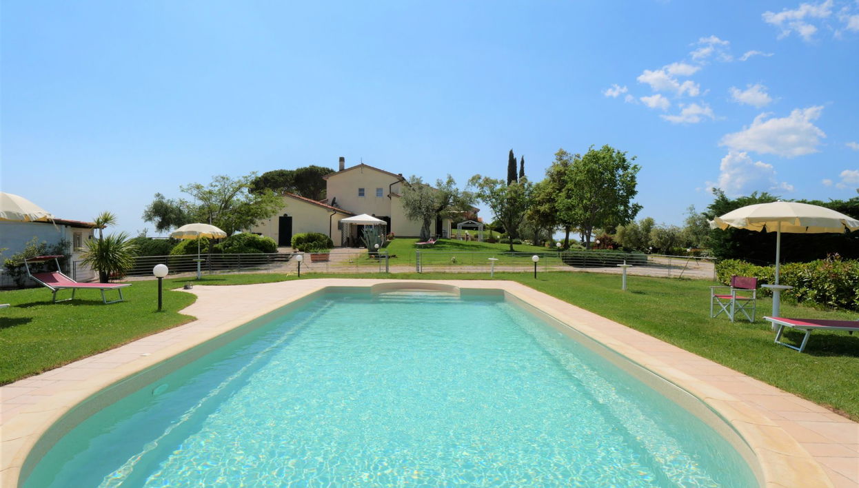 Apartamento de 3 quartos em Massa Marittima com piscina e jardim - Foto 1