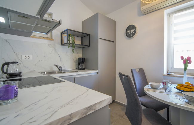2 bedroom Apartment in Senj with swimming pool and garden - Photo 9