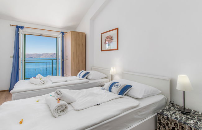 Apartamento de 2 quartos em Senj com piscina e jardim - Foto 16