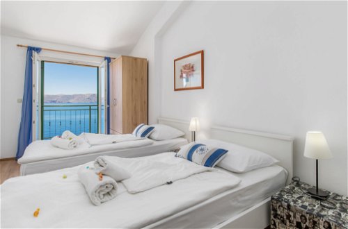 Foto 4 - Apartamento de 2 habitaciones en Senj con piscina y vistas al mar