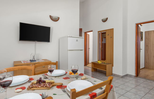 Apartamento de 2 quartos em Senj com piscina e jardim - Foto 18