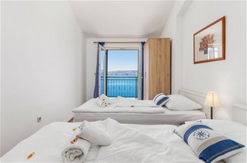 Foto 19 - Apartamento de 2 quartos em Senj com piscina e vistas do mar
