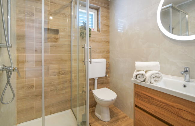 2 bedroom Apartment in Senj with swimming pool and garden - Photo 12