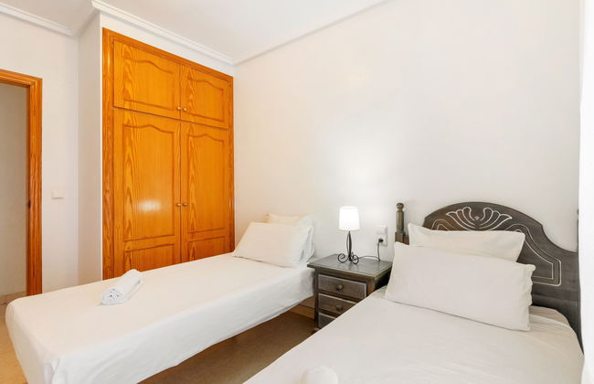 4 bedroom Apartment in Guardamar del Segura with terrace - Photo 10