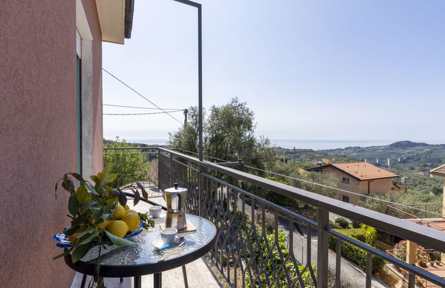Apartamento de 2 quartos em Civezza com jardim - Foto 1