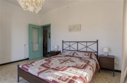 Foto 15 - Appartamento con 2 camere da letto a Civezza con vista mare