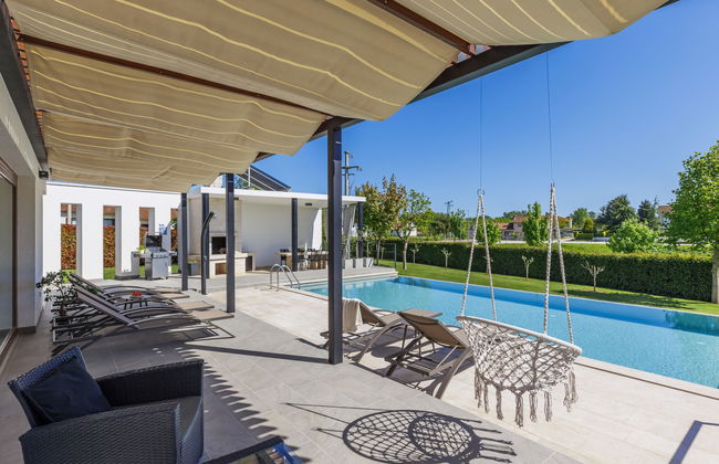 Casa de 4 quartos em Sveti Petar u Šumi com piscina privada e jardim - Foto 1