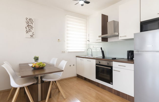 3 bedroom Apartment in Split with terrace - Photo 3