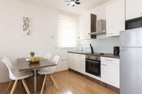 Foto 3 - Apartamento de 2 quartos em Split com terraço