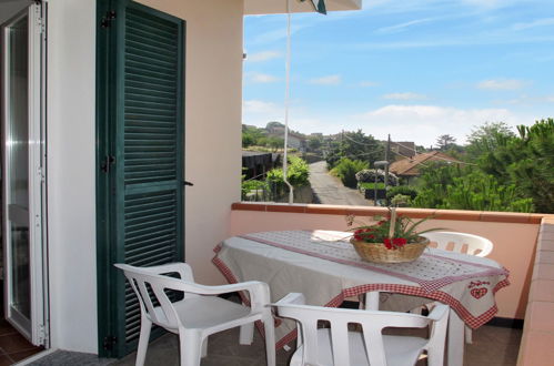 Photo 3 - Appartement de 2 chambres à Diano Castello avec piscine et jardin