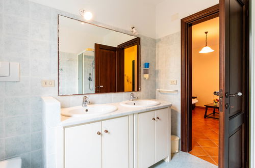Foto 23 - Apartamento de 2 quartos em Diano Castello com piscina e jardim