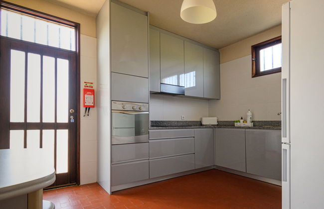 Casa de 6 quartos em Viana do Castelo com jardim e terraço - Foto 3