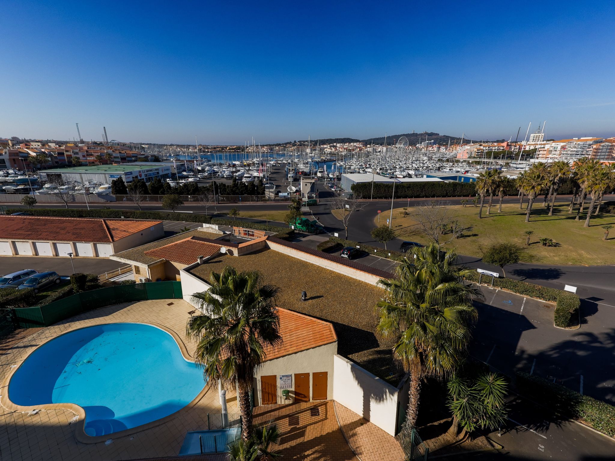 Photo 1 - Appartement de 3 chambres à Agde avec piscine et vues à la mer