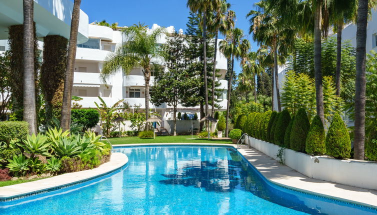 Foto 1 - Apartamento de 2 quartos em Marbella com piscina e vistas do mar