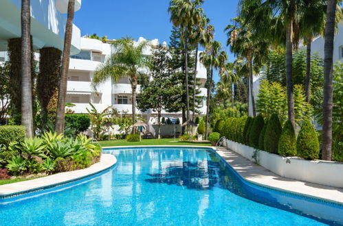 Foto 1 - Apartamento de 2 habitaciones en Marbella con piscina y vistas al mar