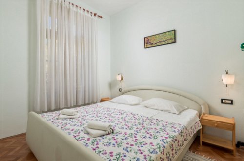 Foto 6 - Casa con 2 camere da letto a Crikvenica con piscina privata e vista mare