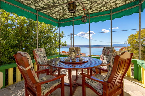 Foto 2 - Casa de 2 quartos em Crikvenica com piscina privada e terraço