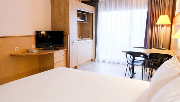 Apartment mit 2 Schlafzimmern in Antibes mit schwimmbad und garten - Foto 4