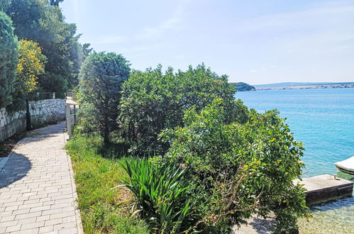 Foto 36 - Apartamento de 3 quartos em Crikvenica com jardim e terraço