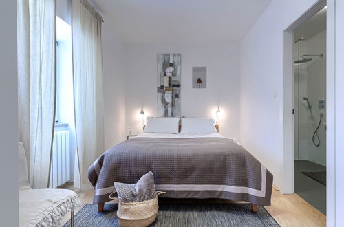 Foto 19 - Casa con 3 camere da letto a Raša con piscina privata e giardino