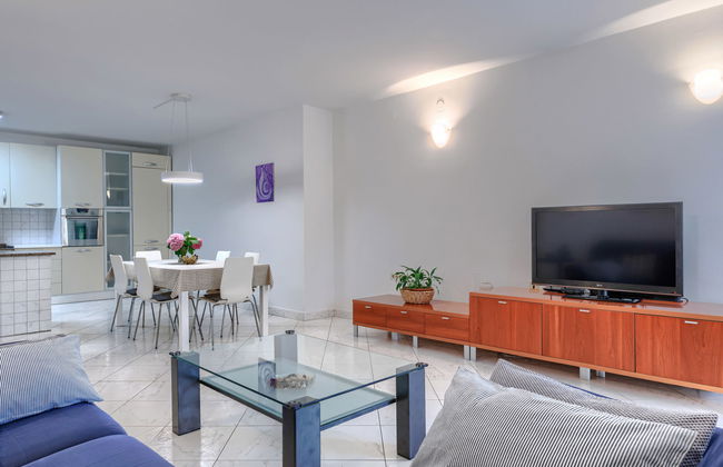 Casa de 4 quartos em Raša com piscina privada e jardim - Foto 27
