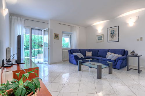 Foto 3 - Casa con 3 camere da letto a Raša con piscina privata e giardino