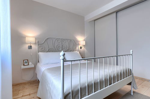 Foto 23 - Casa con 3 camere da letto a Raša con piscina privata e giardino