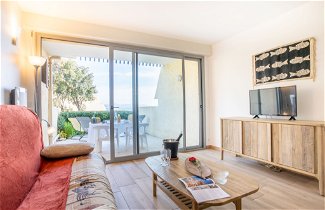 Photo 2 - 1 bedroom Apartment in Fréjus with garden and sea view